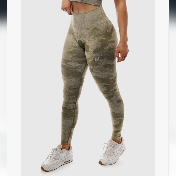 JED NORTH | Women's Olive Camo High-Waisted Skinny Full Length Seamless Leggings - Picture 2 of 8